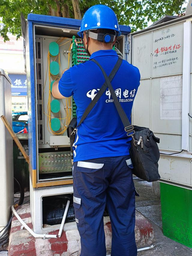 碧江區(qū)裝維工程師服務(wù)形象 專(zhuān)業(yè)、高效、可信賴(lài)的信息咨詢(xún)服務(wù)